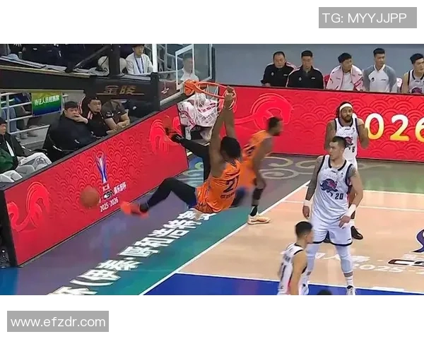 赵继克里斯多夫-奥贝克帕蝉联最佳防守球员称霸篮下让对手绝望